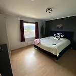 House Close To Center 펜션 *