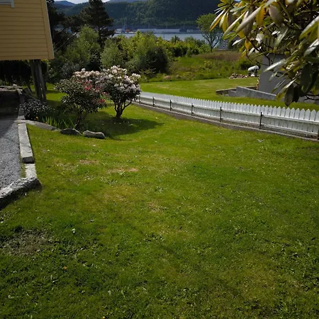 House Close To Center בית נופש